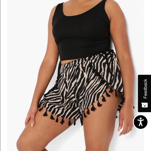 Plus size zebra print shorts - Picture 2 of 3